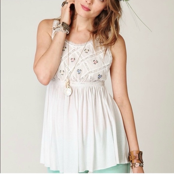 Free People Tops - FREE PEOPLE New Romantics Sleeveless White Embroidered Lattice Tank Top XS